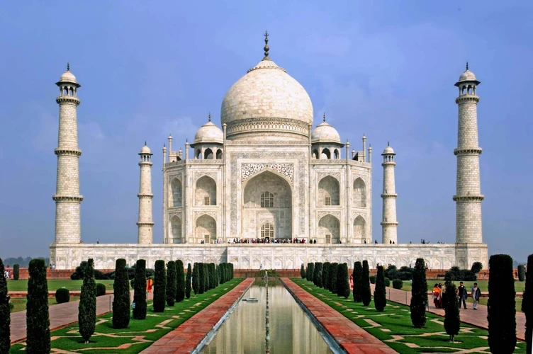 1. A Taj Mahal Története